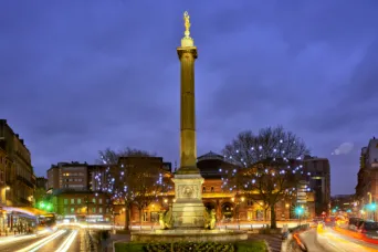 Photo TOULOUSE by VIET - la statue de la renomm&eacute;e