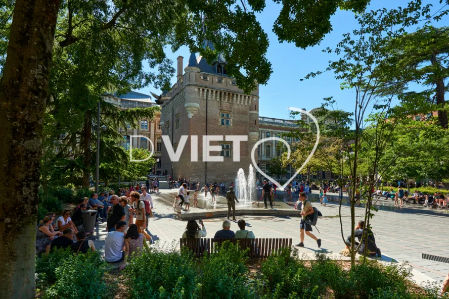 Photo TOULOUSE by VIET - Square Charles de Gaulle CAPITOLE