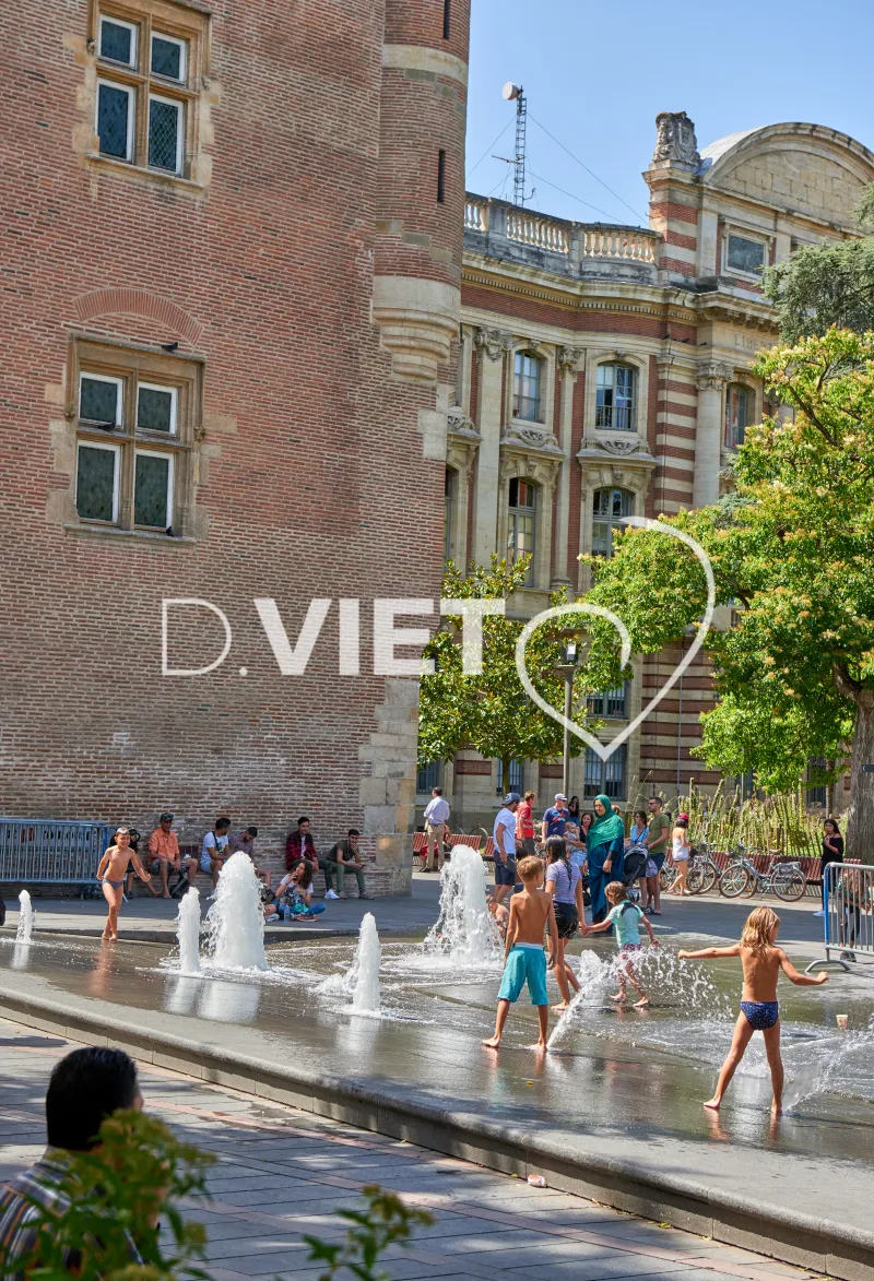 Photo TOULOUSE by VIET - jeu d'eau