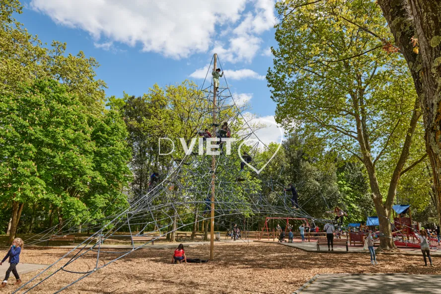 Photo TOULOUSE by VIET - jeux d'enfants