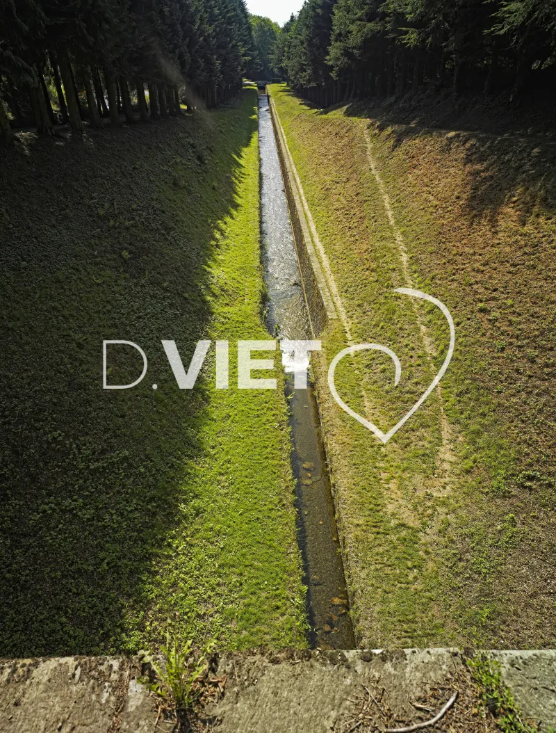 Photo TOULOUSE by VIET - le long de la rigole de la plaine