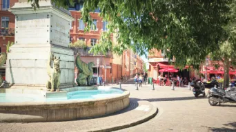 Photo TOULOUSE by VIET - Place Dupuy