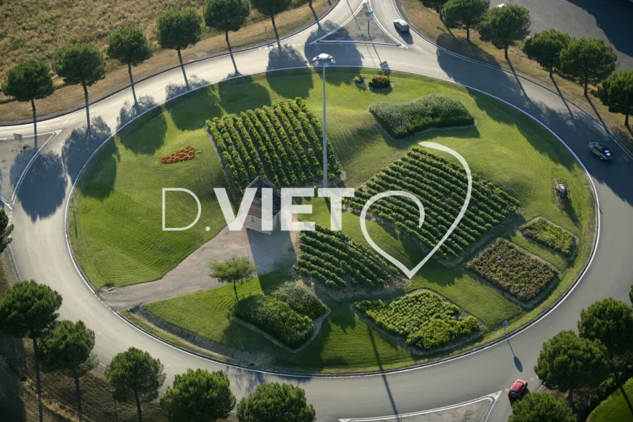 Photo TOULOUSE by VIET - 81 GAILLAC N43°53495 E001°53598 ©VIET 361.com