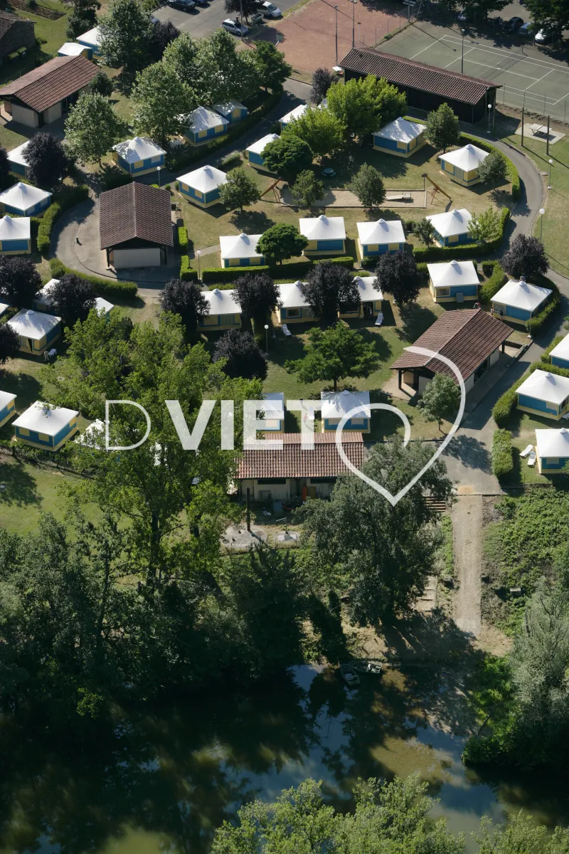 Photo TOULOUSE by VIET - 82 ST ANTONIN RIVIERE L'AVEYRON N44°09012 E001°45230 ©VIET 361.com