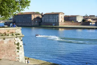 Photo TOULOUSE by VIET - PLACE ST PIERRE