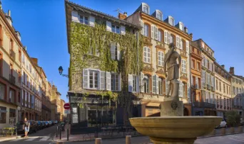 Photo TOULOUSE by VIET - PLACE SAINTE-SCARBES