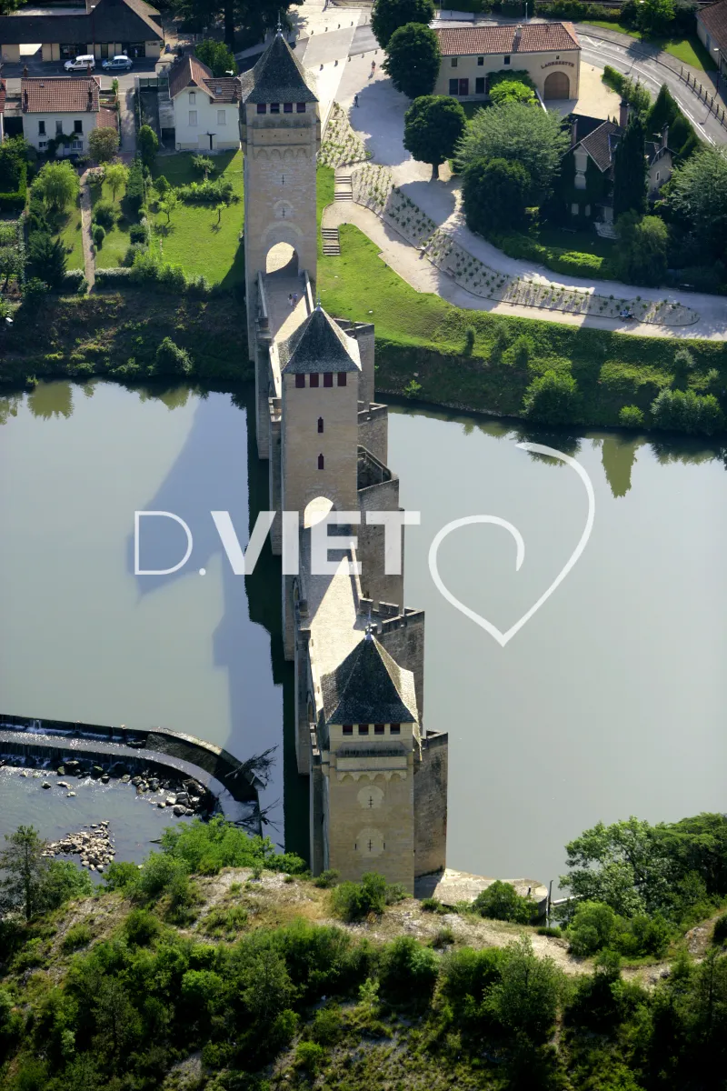 Photo TOULOUSE by VIET - 46 CAHORS N44°265141 E001°26184 ©VIET 361.com