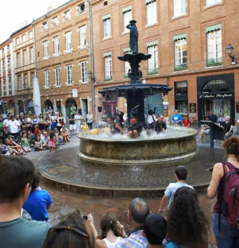 Photo TOULOUSE by VIET - Place Salengro