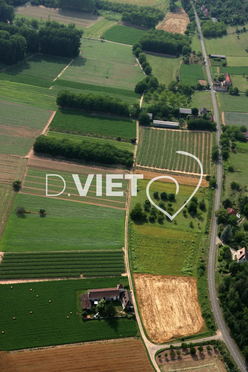 Photo TOULOUSE by VIET - 46 VERS LANARGOL N44°28064 E002°47028 ©VIET 361.com