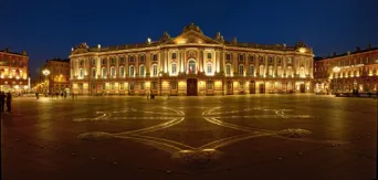 Photo TOULOUSE by VIET - Place du Capitole de nuit