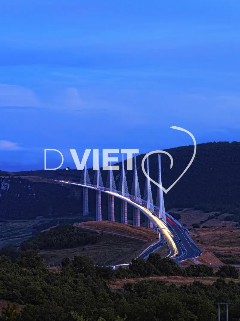 Photo TOULOUSE by VIET - Viaduc de Millau