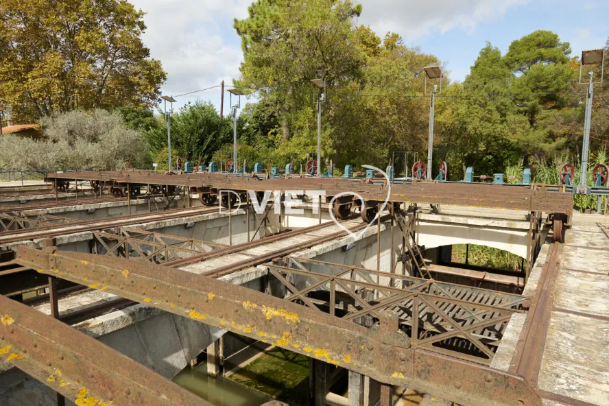 Photo TOULOUSE by VIET - OUVRAGE DU LIBRON