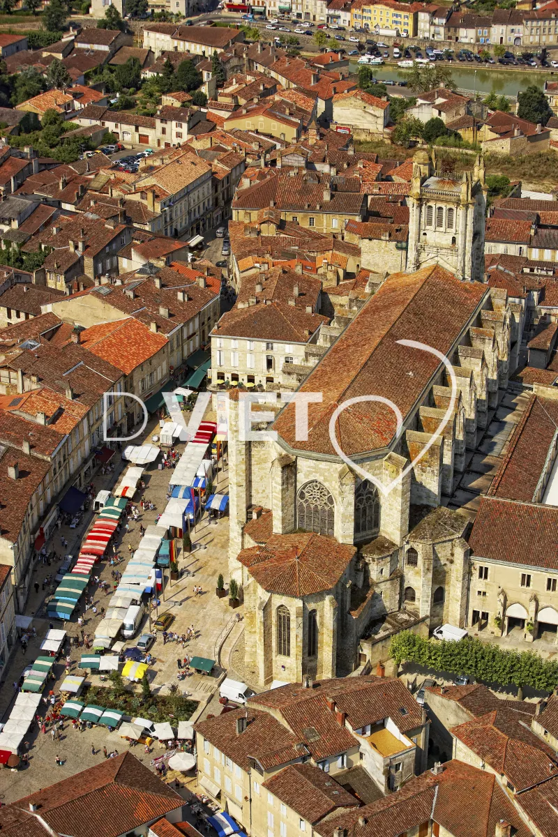 Photo TOULOUSE by VIET - Cathédrale Saint-Pierre et son marché