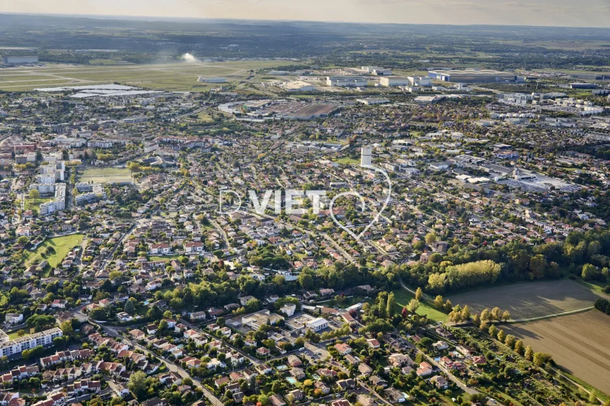Photo TOULOUSE by VIET - BLAGNAC