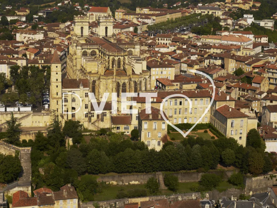 Photo TOULOUSE by VIET - Cathédrale Sainte-Marie et tour d'armagnac