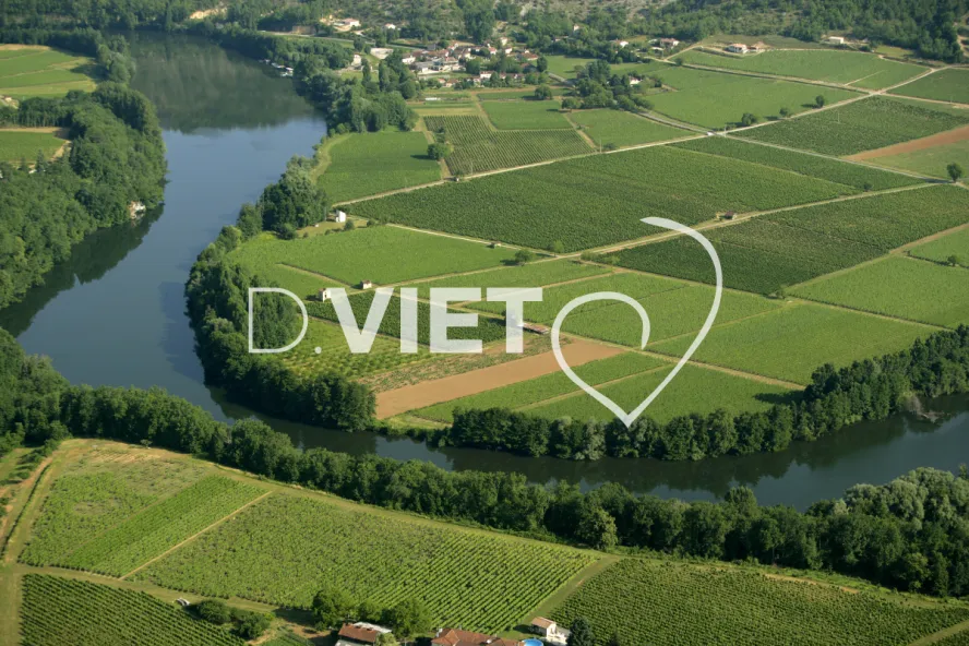 Photo TOULOUSE by VIET - 46 VALLEE DU LOT ENTRE LUZECH ET MERCUES N44°28407 E001°22066 ©VIET 361.com