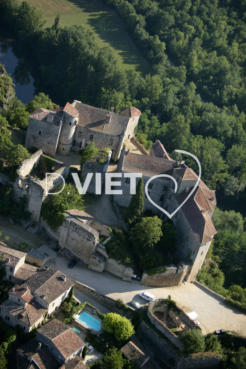 Photo TOULOUSE by VIET - 82 BRUNIQUEL N44°03156 E001°40132 ©VIET 361.com