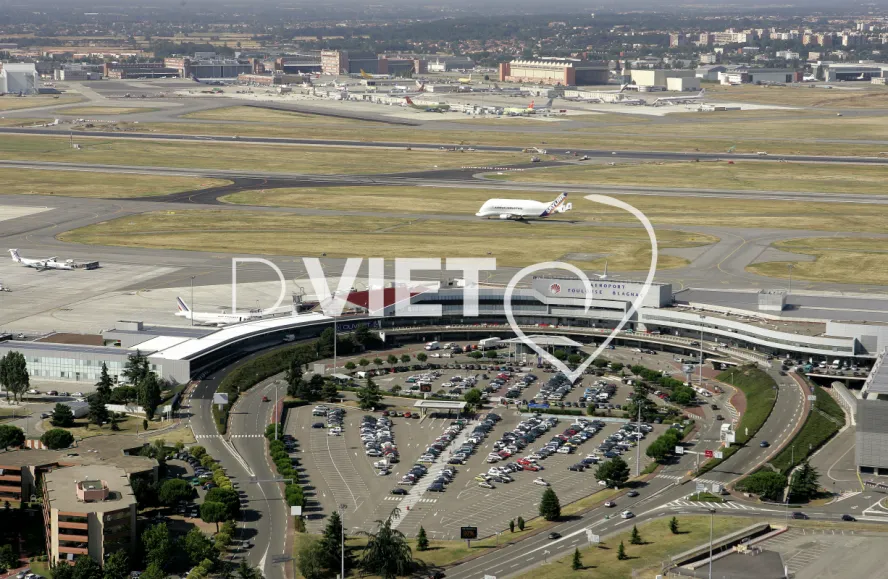 Photo TOULOUSE by VIET - Aéroport Blagnac