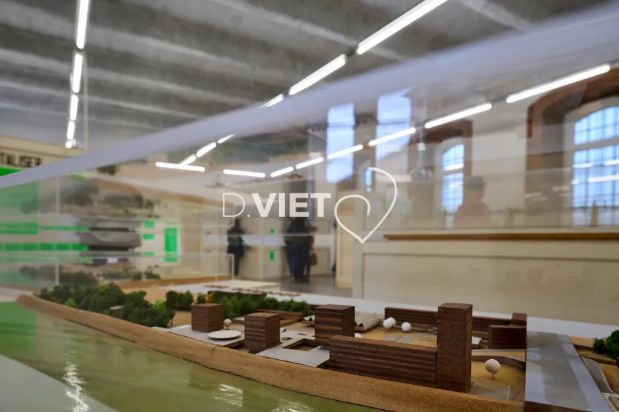 Photo TOULOUSE by VIET - Maquettes d'architecture et projets urbains (1960-2022)