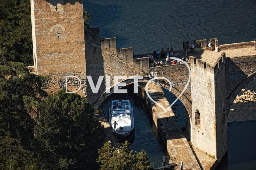 Photo TOULOUSE by VIET - Le pont Valentré franchissant le Lot