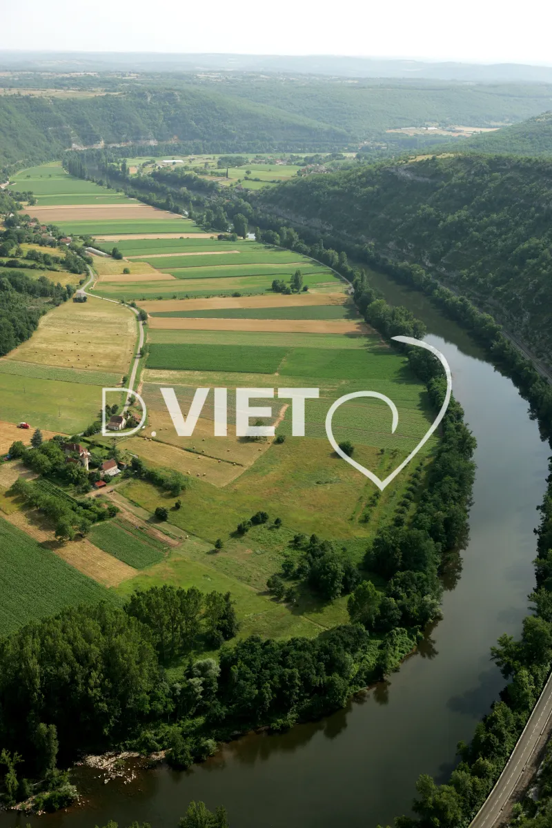 Photo TOULOUSE by VIET - 46VALLÉE VERS SAUJAC N44°30153 E001°52564 ©VIET 361.com