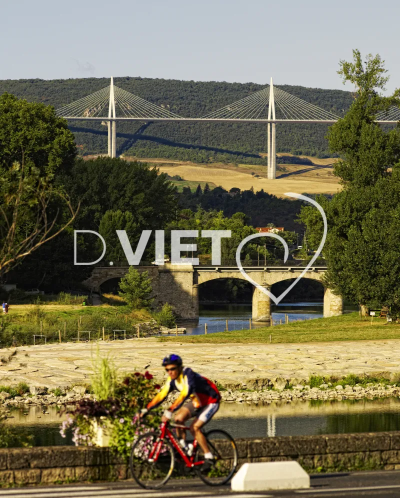 Photo TOULOUSE by VIET - Viaduc de Millau