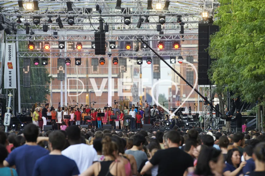 Photo TOULOUSE by VIET - 14 juillet 2013 allees Jean Jaures