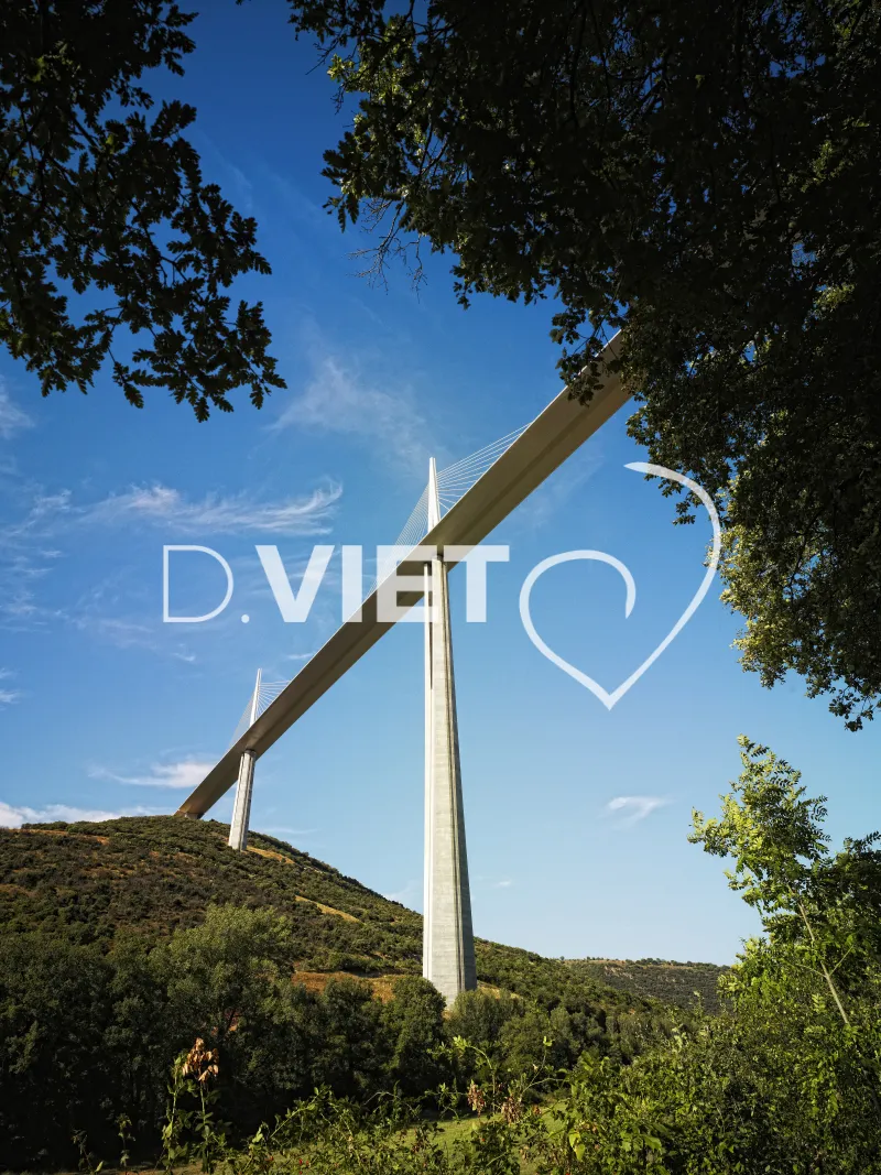 Photo TOULOUSE by VIET - Viaduc de Millau