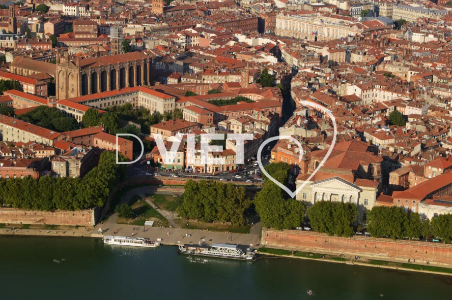 Photo TOULOUSE by VIET - Place de la Daurade