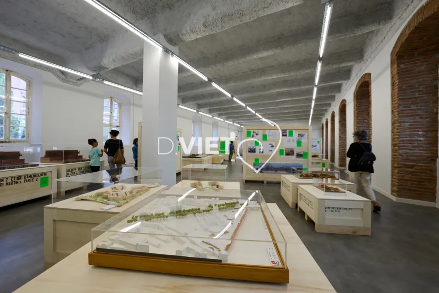 Photo TOULOUSE by VIET - Maquettes d'architecture et projets urbains (1960-2022)