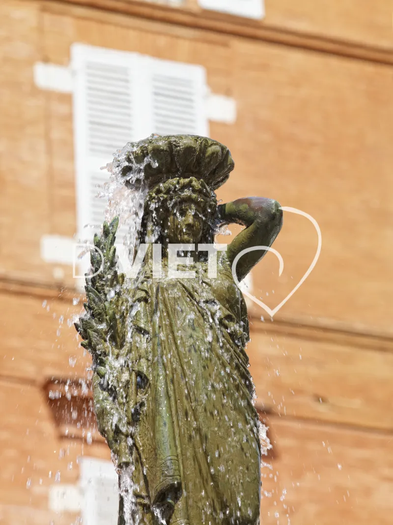 Photo TOULOUSE by VIET - La fontaine de la place Salengro