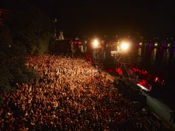 Photo TOULOUSE by VIET - Spectacle sur la garonne