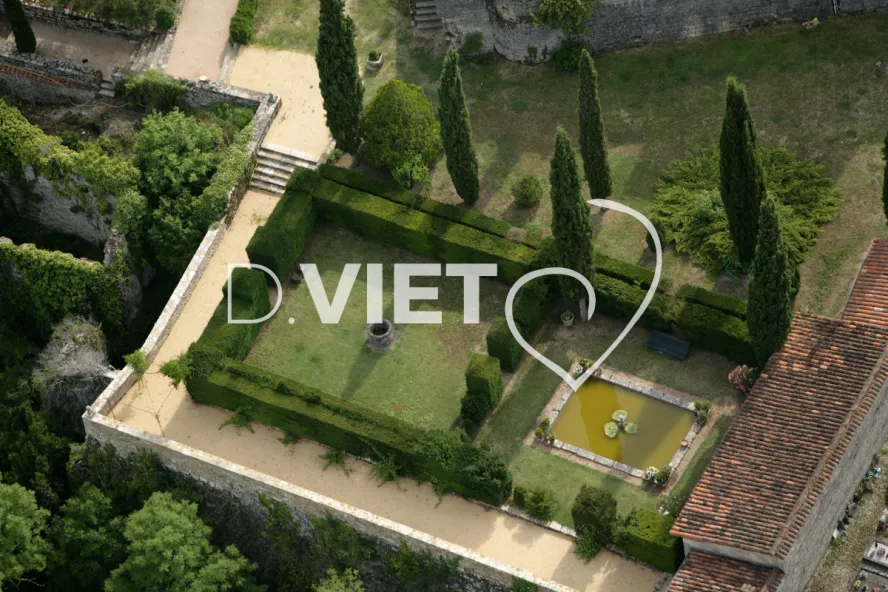 Photo TOULOUSE by VIET - 46 CHATEAU MONTBRUN N44°30274 E001°53545 ©VIET 361.com