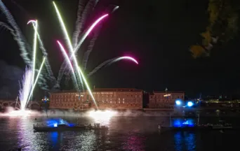 Photo TOULOUSE by VIET - Spectacle sur la garonne