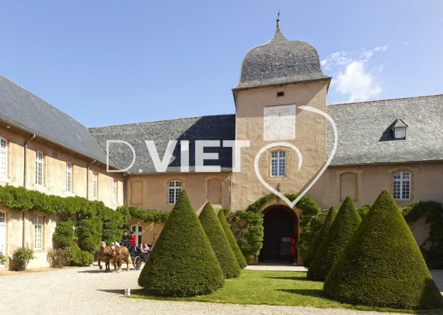 Photo TOULOUSE by VIET - Les Haras nationaux de Rodez