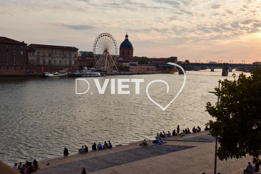 Photo TOULOUSE by VIET - Hotel Dieu et grande roue