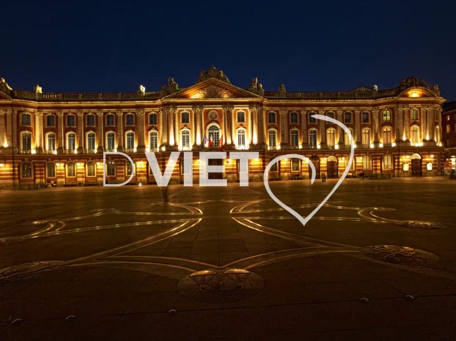 Photo TOULOUSE by VIET - Place du Capitole