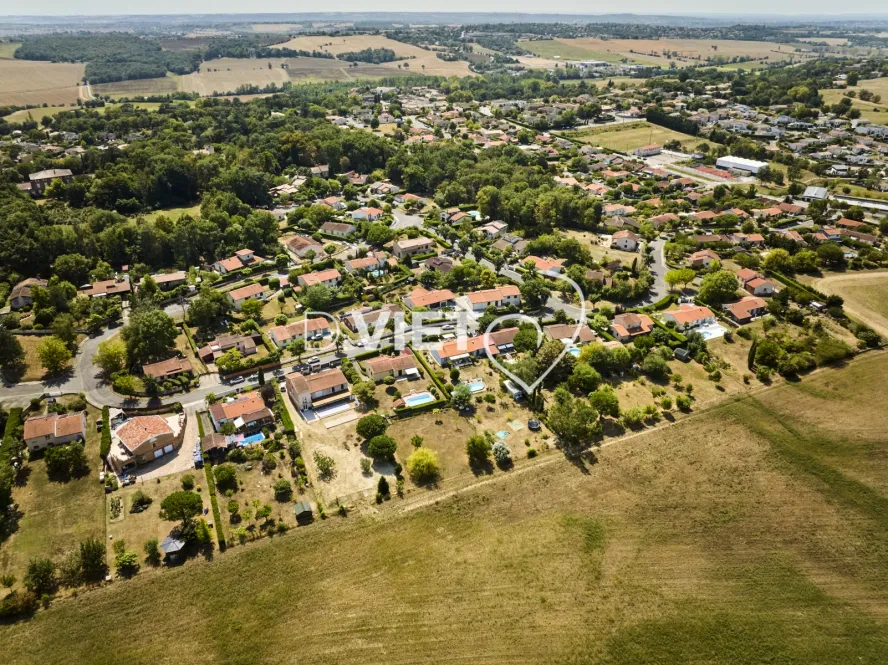 Photo TOULOUSE by VIET - DREMIL LAFAGE Habitat Pavillonnaire