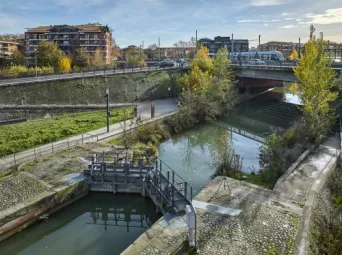 Photo TOULOUSE by VIET - Tram et pont Saint Michel Ecluse