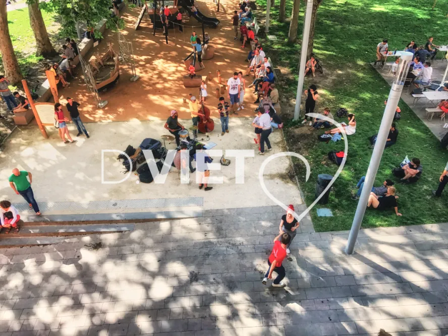 Photo TOULOUSE by VIET - Place de la Daurade