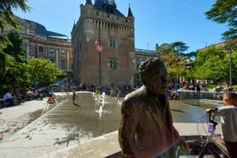 Photo TOULOUSE by VIET - Square Charles de Gaulle CAPITOLE