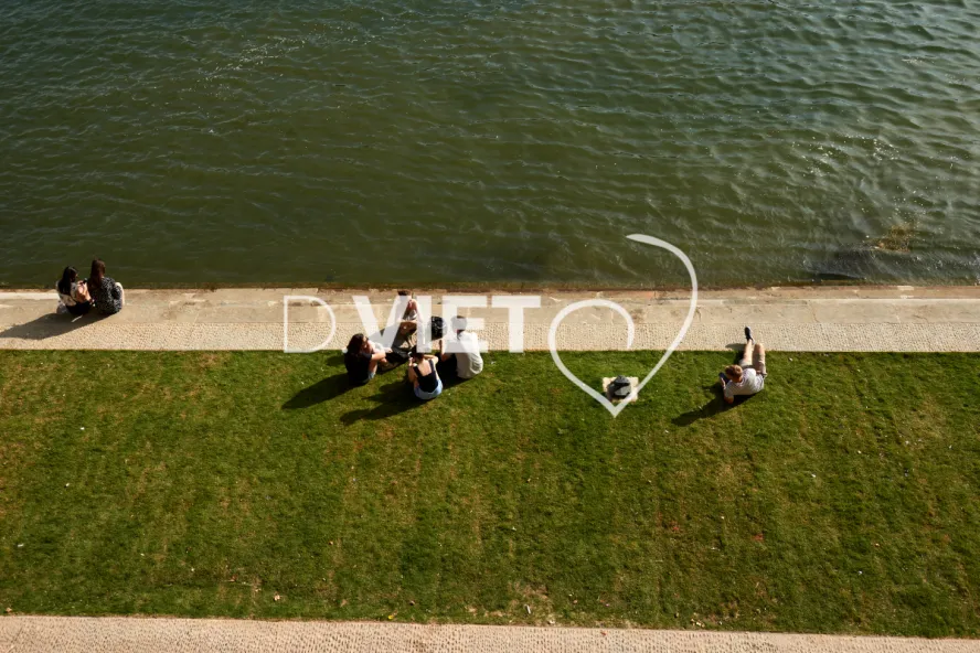 Photo TOULOUSE by VIET - au bord de la Garonne