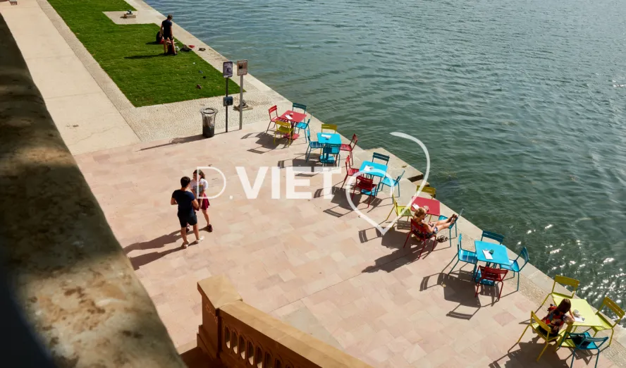 Photo TOULOUSE by VIET - la guinguette au bord de l'eau