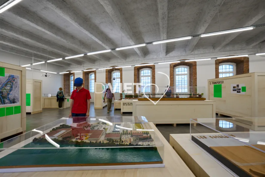 Photo TOULOUSE by VIET - Maquettes d'architecture et projets urbains (1960-2022)