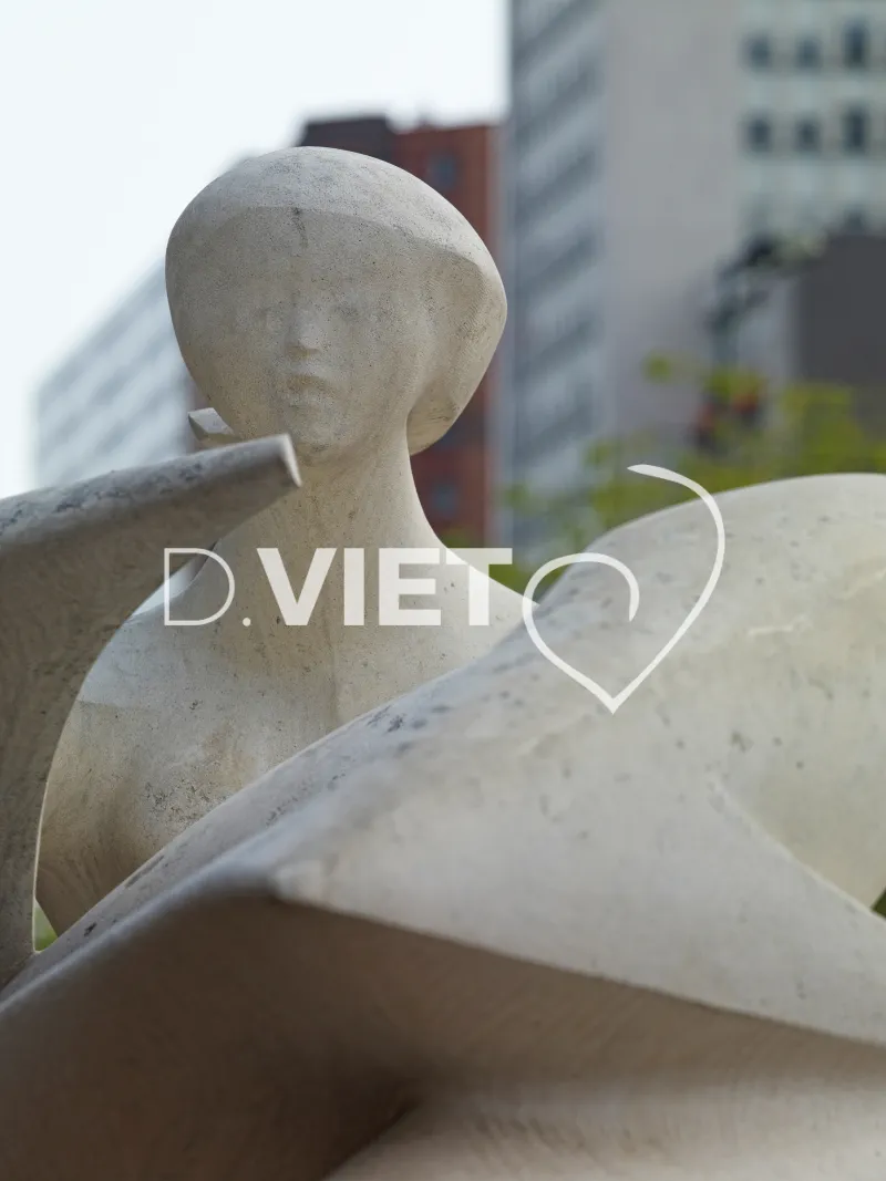 Photo TOULOUSE by VIET - La fontaine Evasion allées Jean-Jaurès