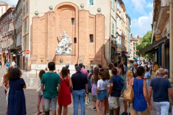 Photo TOULOUSE by VIET - Groupe en visite Fontaine boulbonne