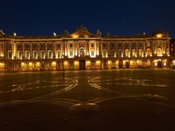 Photo TOULOUSE by VIET - Place du Capitole