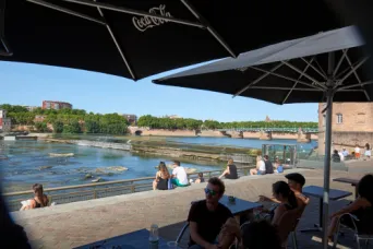Photo TOULOUSE by VIET - la guinguette au bord de l'eau