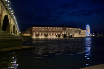 Photo TOULOUSE by VIET - Hotel Dieu et grande roue