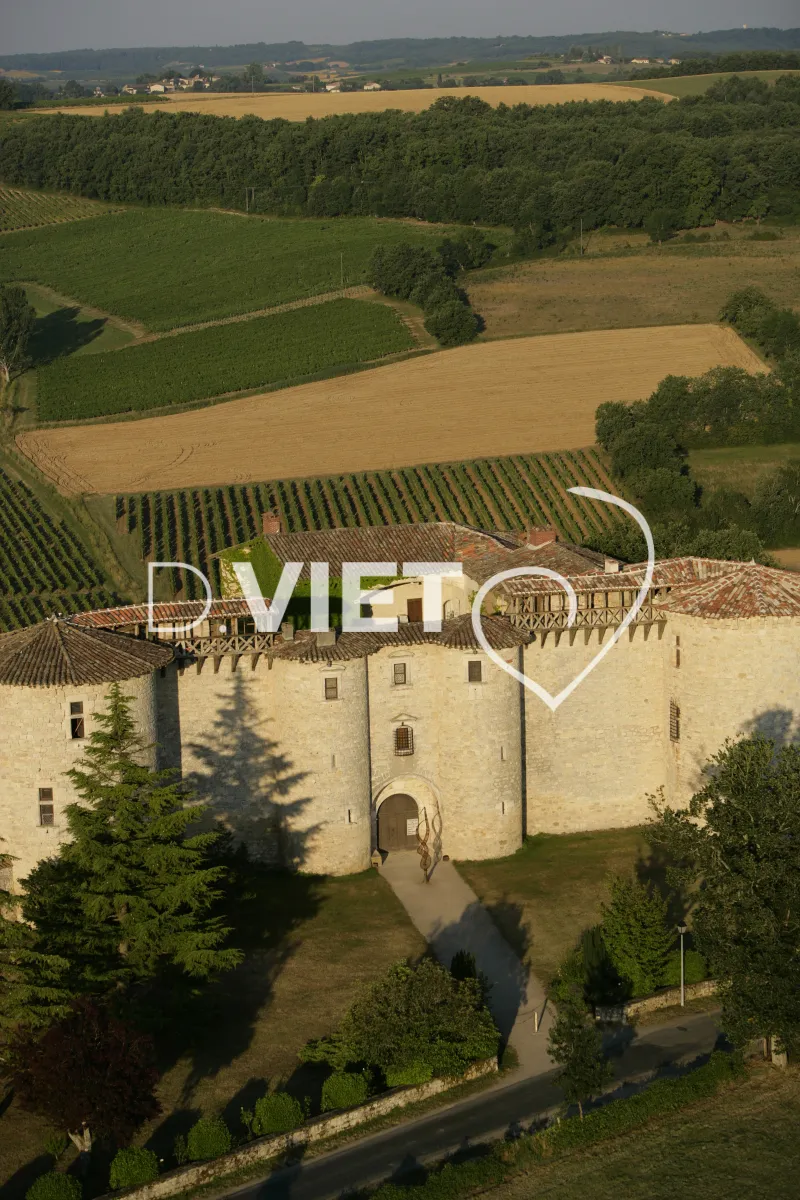 Photo TOULOUSE by VIET - 81MAURIAC N43°57281 E001°55394 ©VIET 361.com